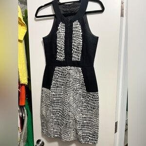 Trina Turk Women’s Pencil Dress Black & White Size 2
